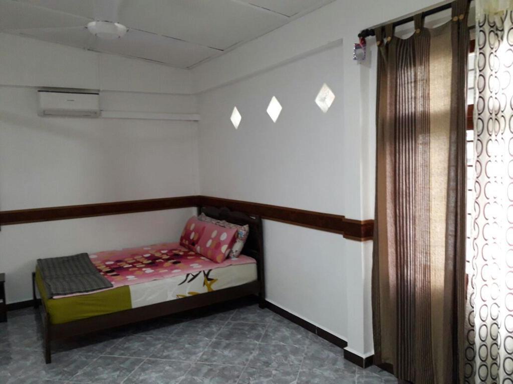 Nur Muslim Homestay At Kota Bharu Exterior photo