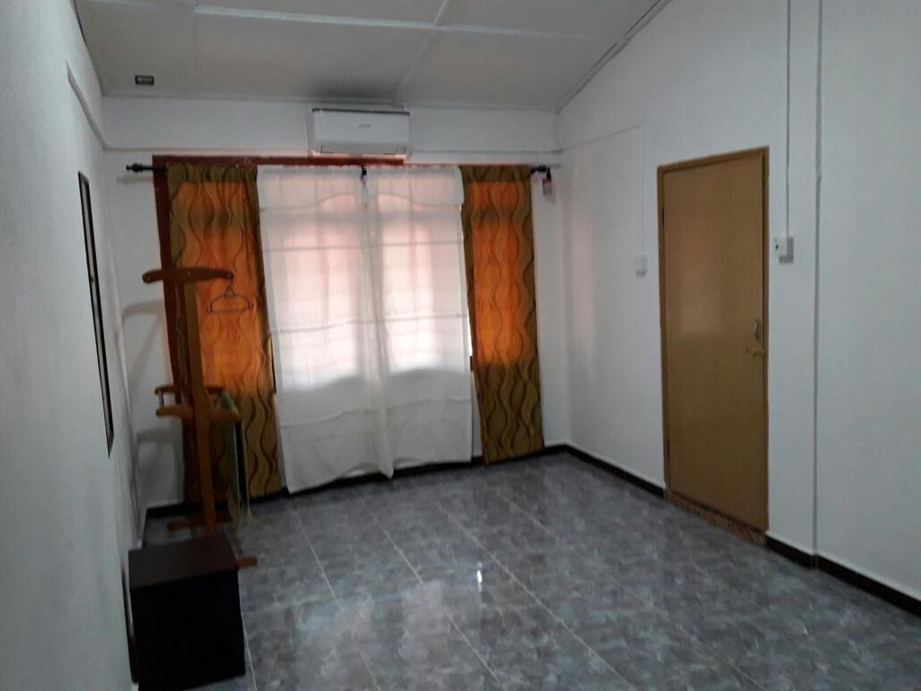 Nur Muslim Homestay At Kota Bharu Exterior photo