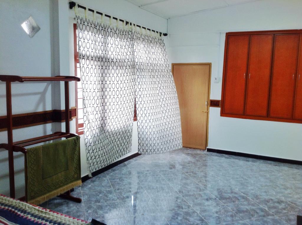 Nur Muslim Homestay At Kota Bharu Exterior photo